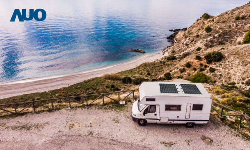 「可撓輕量化太陽光電板SunCurva」使用輕量特殊耐候型複合板取代傳統太陽能板的玻璃前板，不僅降低70%重量，每米平方僅3Kg；具有抗衝擊性能及通過電磁相容性測試，可應用於交通運輸工具，如露營車、遊艇等